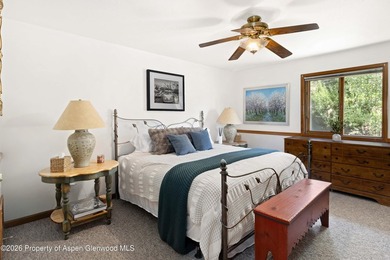 Come home to this beautifully maintained, furnished split-level - photo 11
