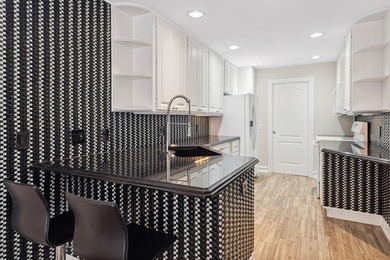 Welcome to this beautifully updated 3-bedroom, 2.5-bath - photo 12