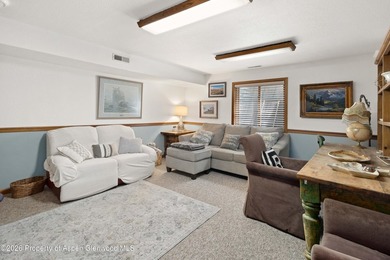 Come home to this beautifully maintained, furnished split-level - photo 13