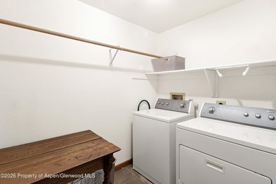 Come home to this beautifully maintained, furnished split-level - photo 15