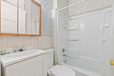 Great investment opportunity! Bring your ideas and transform - photo 17