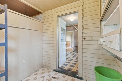 Great investment opportunity! Bring your ideas and transform - photo 18