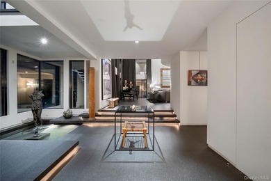 Welcome to a sanctuary in North Hills - a one-of-a-kind Frank - photo 4