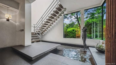 Welcome to a sanctuary in North Hills - a one-of-a-kind Frank - photo 5