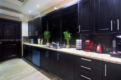 Luxury villa in front of the Punta Espada golf course in Cap - photo 1