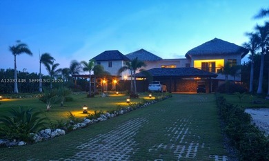Luxury villa in front of the Punta Espada golf course in Cap - photo 3