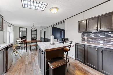 Spacious Living in Avalon Park! ?? This clean, move-in-ready - photo 13