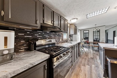 Spacious Living in Avalon Park! ?? This clean, move-in-ready - photo 14