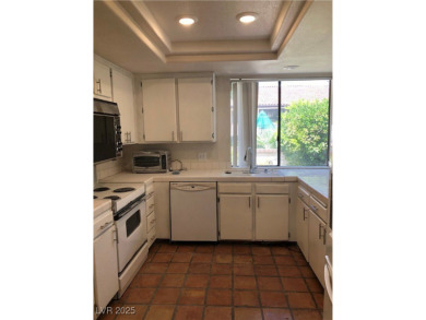 ?? HUGE PRICE REDUCTION! Charming 3-Bed Townhome in Gated