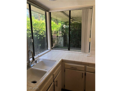 ?? HUGE PRICE REDUCTION! Charming 3-Bed Townhome in Gated