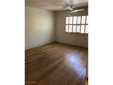 ?? HUGE PRICE REDUCTION! Charming 3-Bed Townhome in Gated