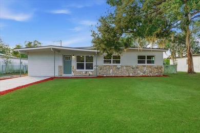 Lake Somerset Home Sale Pending in Lakeland Florida