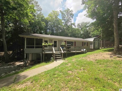 This quaint 2 bedroom 1 bath is the perfect starter home or lake - photo 3