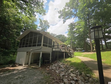 This quaint 2 bedroom 1 bath is the perfect starter home or lake - photo 5