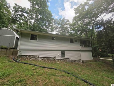 This quaint 2 bedroom 1 bath is the perfect starter home or lake - photo 6