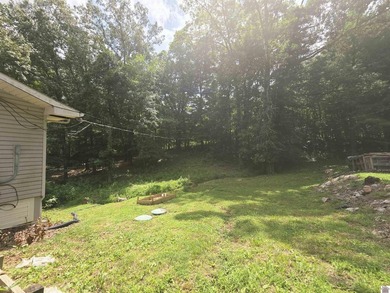 This quaint 2 bedroom 1 bath is the perfect starter home or lake - photo 8