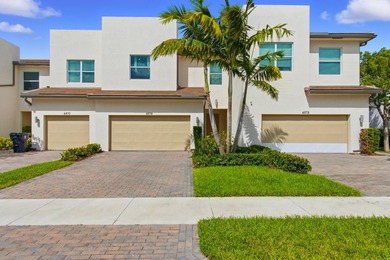 (private lake, pond, coastal) Townhome/Townhouse For Sale in Lake Worth Florida