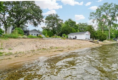 Welcome to lake life at its finest! Nestled on an exceptional 80 - photo 11