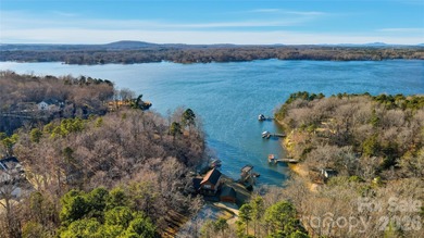 Lake Wylie Home Active Under Contract in Charlotte North Carolina