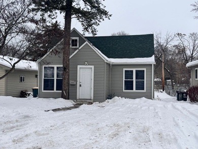 Cranberry Lake Home Active Under Contract in Round Lake Park Illinois