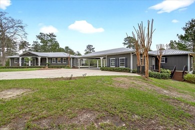 Escape to your own private lakeside retreat! This expansive - photo 5
