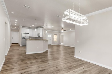 Gorgeous Craftsman Home in Lake Arthur Estates! This beautiful - photo 11