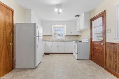 This beautifully maintained brick rancher offers 3 bedrooms/1.5 - photo 12