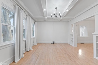 Beautiful move-in-ready property that blends timeless character - photo 13
