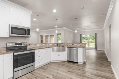 Gorgeous Craftsman Home in Lake Arthur Estates! This beautiful - photo 16