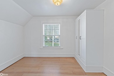 Beautiful move-in-ready property that blends timeless character - photo 26