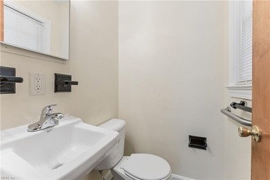 This beautifully maintained brick rancher offers 3 bedrooms/1.5 - photo 27