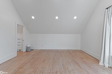 Beautiful move-in-ready property that blends timeless character - photo 28