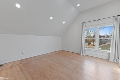 Beautiful move-in-ready property that blends timeless character - photo 29