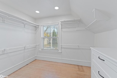 Beautiful move-in-ready property that blends timeless character - photo 30