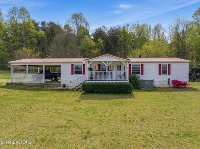 Well-maintained 1,296 sq ft double-wide situated on 5.24 acres - photo 1