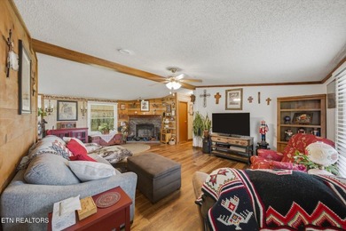 Well-maintained 1,296 sq ft double-wide situated on 5.24 acres - photo 9