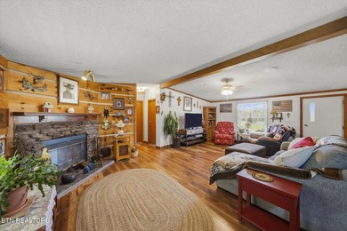 Well-maintained 1,296 sq ft double-wide situated on 5.24 acres - photo 10