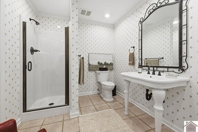 Welcome to one of the most unique properties to hit McCracken - photo 10