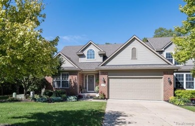 Lake Condo For Sale in Waterford, Michigan