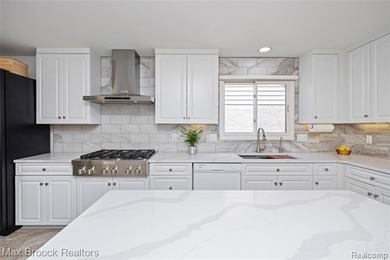 Welcome home to 4860 Lagoons Circle! This exceptional - photo 27