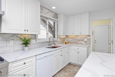 Welcome home to 4860 Lagoons Circle! This exceptional - photo 28
