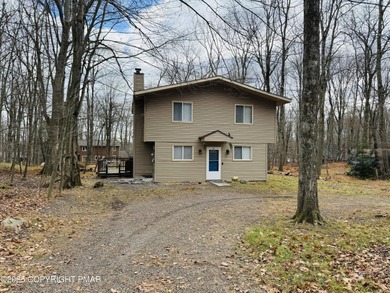 Pines Lake Home For Sale in Pocono Lake Pennsylvania