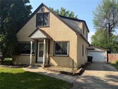 Lake Home Sale Pending in Worthington, Minnesota