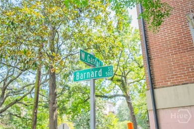 Rare opportunity to own a prime piece of property in the heart - photo 4