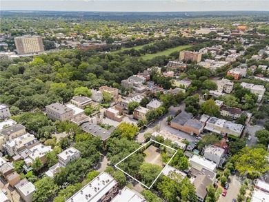 Rare opportunity to own a prime piece of property in the heart - photo 9