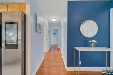 Live above it all in this 21st-floor corner residence with