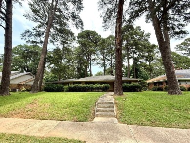 Lake Home For Sale in Shreveport, Louisiana