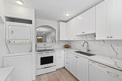 Spacious 2BR/2BA ground-floor partially furnished unit with - photo 8