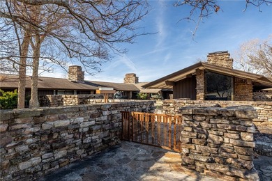 Architecturally significant estate designed by one of NWA's most - photo 4