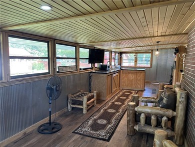 Move-in-ready 3BR-2BA brick and vinyl home with 2,216 SQFT on 0 - photo 15